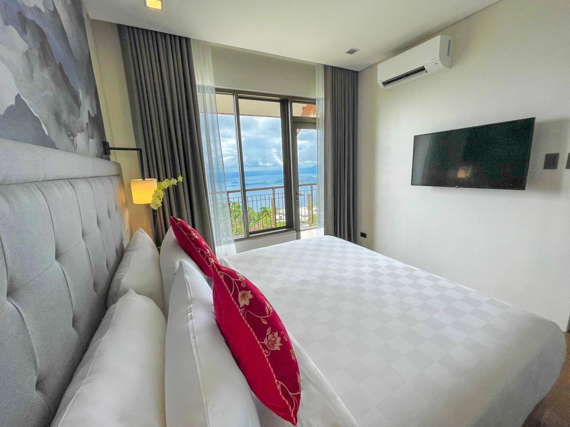 Summit Ridge Tagaytay - Newly Renovated Hotel Tagaytay City Exterior photo