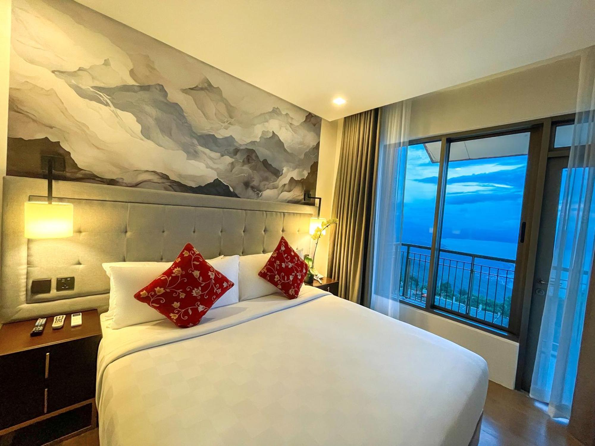 Summit Ridge Tagaytay - Newly Renovated Hotel Tagaytay City Exterior photo