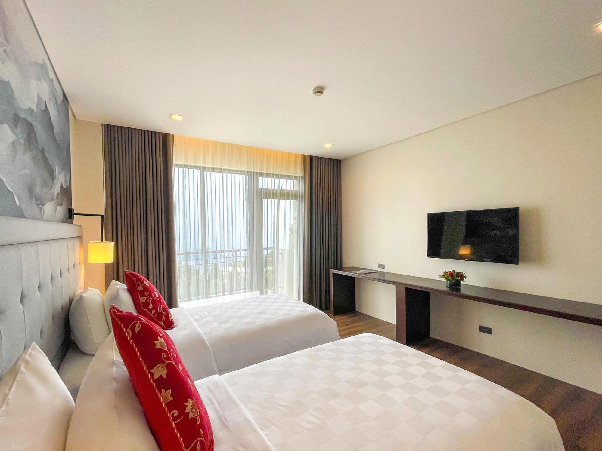 Summit Ridge Tagaytay - Newly Renovated Hotel Tagaytay City Exterior photo