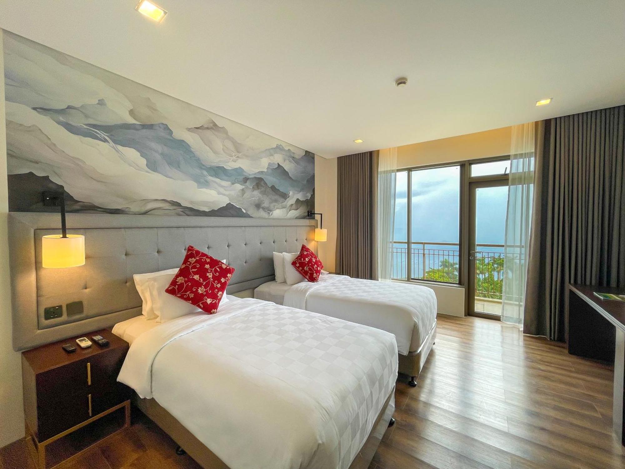 Summit Ridge Tagaytay - Newly Renovated Hotel Tagaytay City Exterior photo
